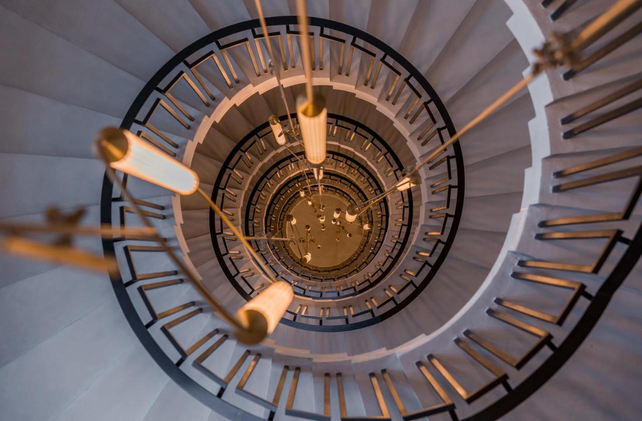 Hotel Monograph Freedom Square Tiflis Exterior foto Spiral staircase
