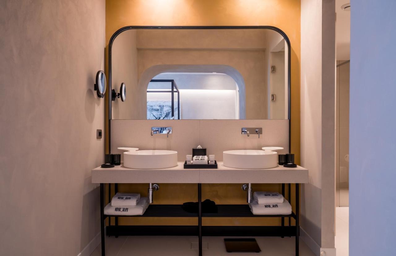 Hotel Monograph Freedom Square Tiflis Exterior foto Bathroom
